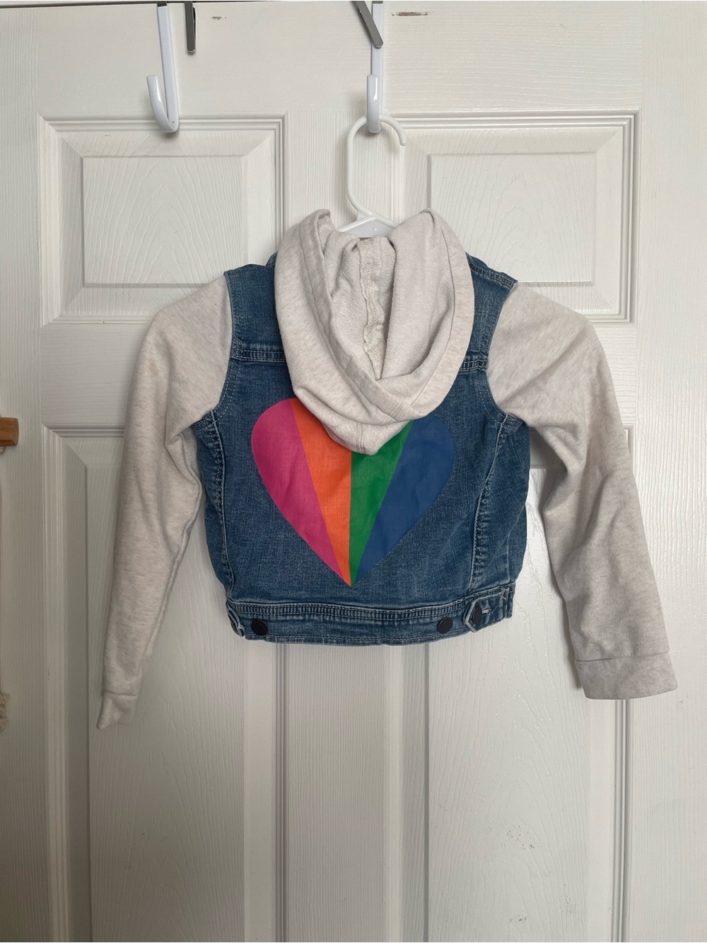 Tucker Tate Girls 6 Kids' Denim Hoodie Jacket with Rainbow Heart